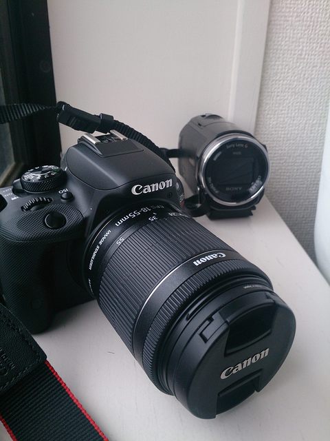 Canonのデジタル一眼レフ「KISS X7」ダブルズームキットを購入