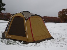 紅葉と雪景色のキャンプ場 2017/11/30 20:36:59