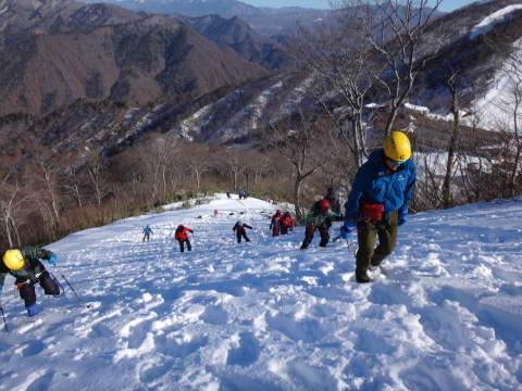 雪山の「いろは」、初めての雪山訓練（せっくん）