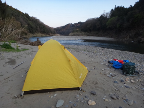 新幕の試し張りに那珂川の河原でキャンプ＆ダウンリバー