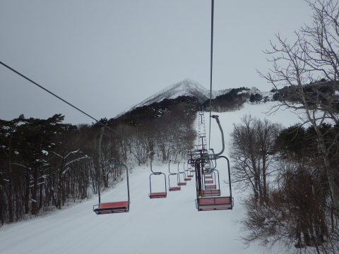 スキーバスに乗って雪山登山！　磐梯山無念の敗退