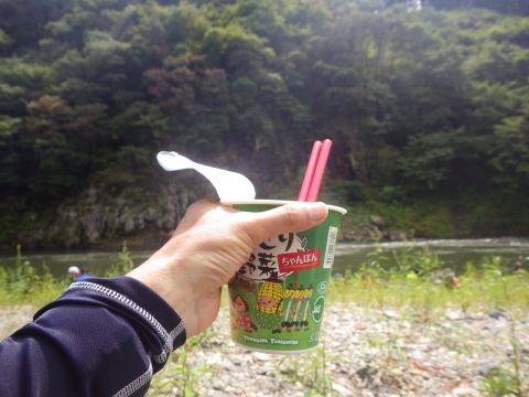 子供いっぱいの大船団で那珂川ダウンリバー