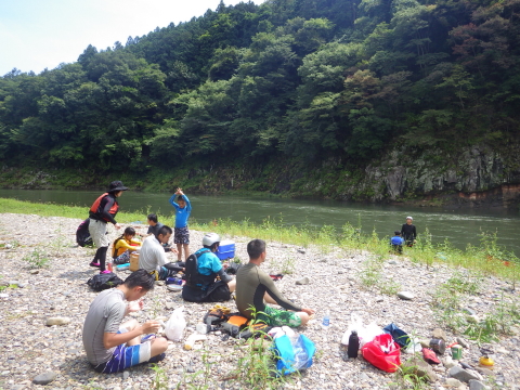 子供いっぱいの大船団で那珂川ダウンリバー