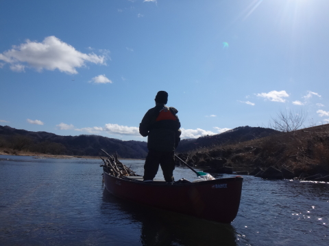 真冬の那珂川、河原でキャンプしながら川下り