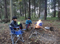 いつもの森で野遊びを満喫（豊里ゆかりの森）