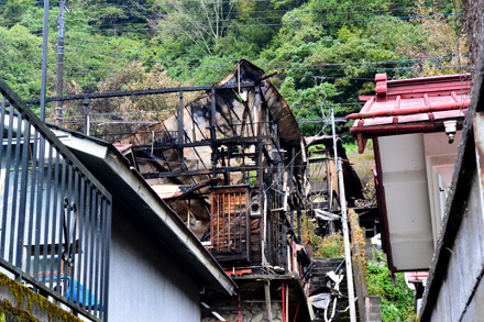 国道から見える火事の跡