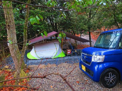 終日雨が降り続くキャンプ