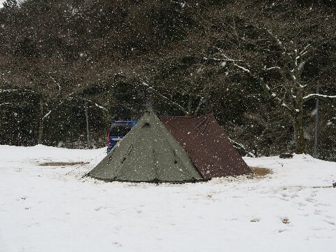 久しぶりの雪中キャンプ　～デイか宿泊かの選択～