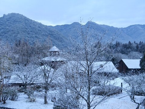 連泊キャンプは氷の世界と雪景色