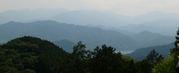 景信山からの相模湖