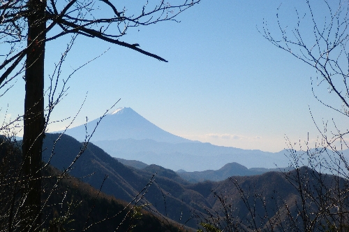 登る途中に見えた富士山