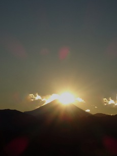 26日、高尾山ダイヤモンド富士 2021/12/26 22:05:09