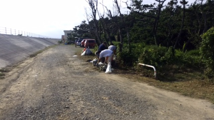 千本片浜駐車スペース清掃活動