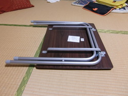 サイドテーブル