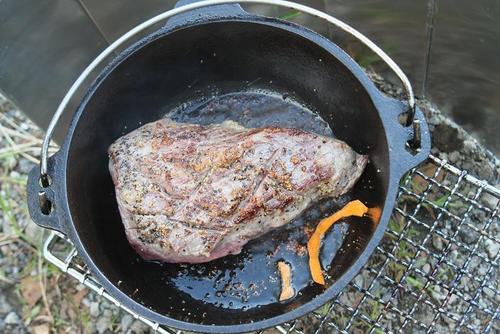 牛モモのワイン煮込み　　新戸