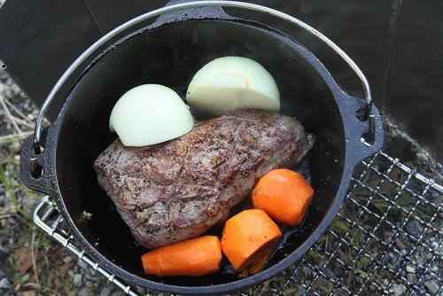 牛モモのワイン煮込み　　新戸