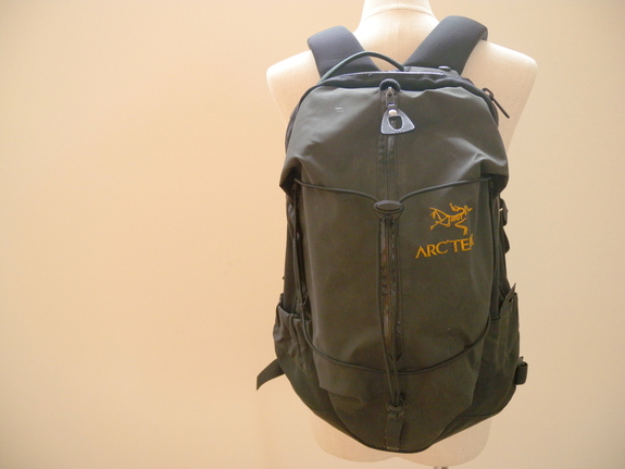 ups and downs:ARC'TERYX Arro16 used 初期型モデル