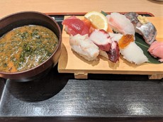 本当は旅先で食べたい