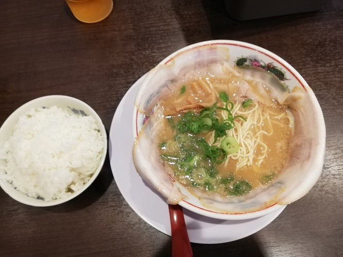 阿倍野で京都発祥のとんこつをいただく。店のイメージとは違うそのスープとは