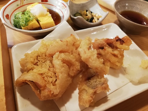 正月なのでちょっと美味しいものでも食べて仕事に備える