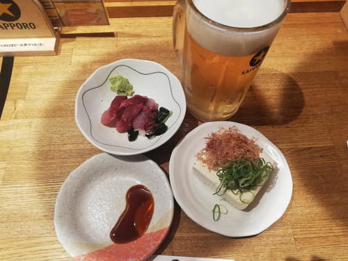 京橋でちょいと一杯。暑くなってきたから夕方は欲しくなるってもんだ