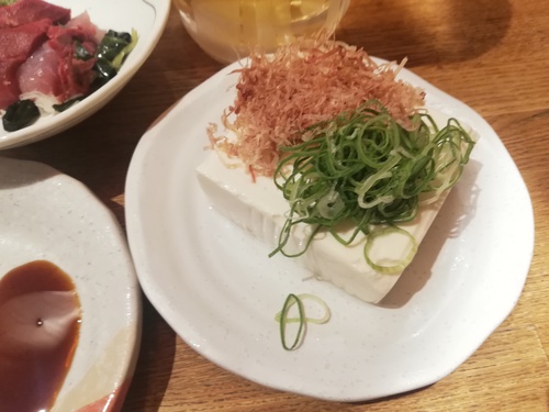 京橋でちょいと一杯。暑くなってきたから夕方は欲しくなるってもんだ