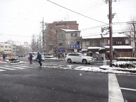 京都積雪　雪の金閣寺