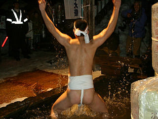 栃堀巣守神社裸押合大祭