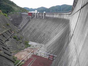 弥栄ダム