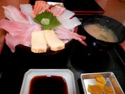 とれとれ市場の海鮮丼