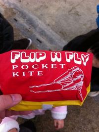 天まであがれ！ ～Flip N Fly Pocket Kite～ 2012/01/16 02:36:13